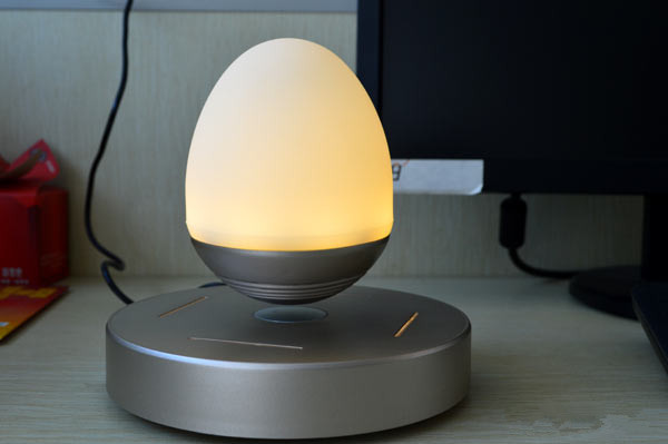 “玩”意十足的LED小夜灯：能浮起来的鸡蛋